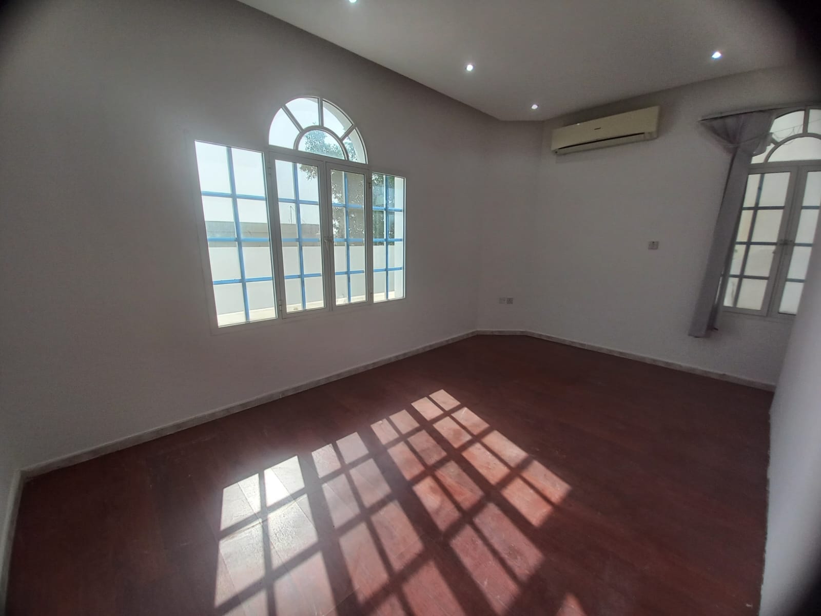 Spacious Twinvilla for Rent / Sale in Al Qurum 29 REF 2BA Tamlik