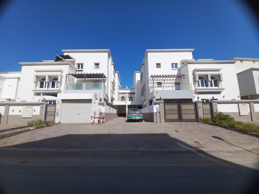 Spacious Townhouse for Sale in Al Mawaleh North |REF 365TA