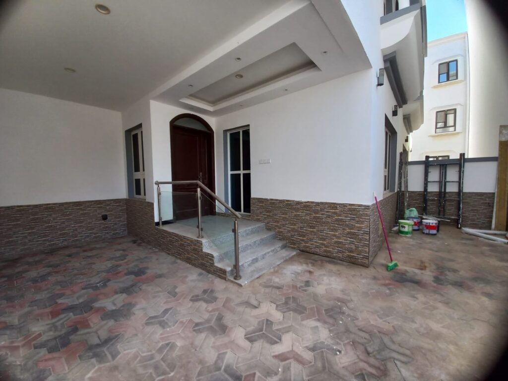 Spacious Townhouse for Sale in Al Mawaleh North |REF 365TA