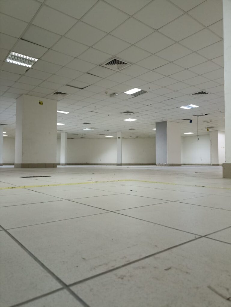 Upscale Showroom for Rent in Ruwi