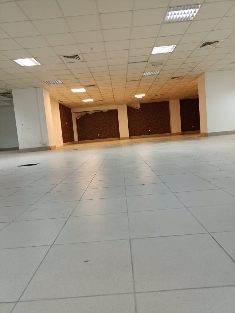 Upscale Showroom for Rent in Ruwi
