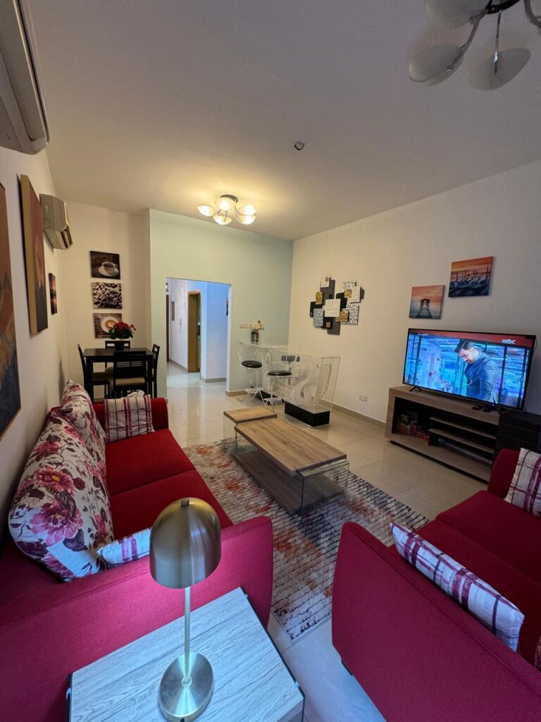 Fully Furnished Apartment for Rent in Shatti Al Qurum
