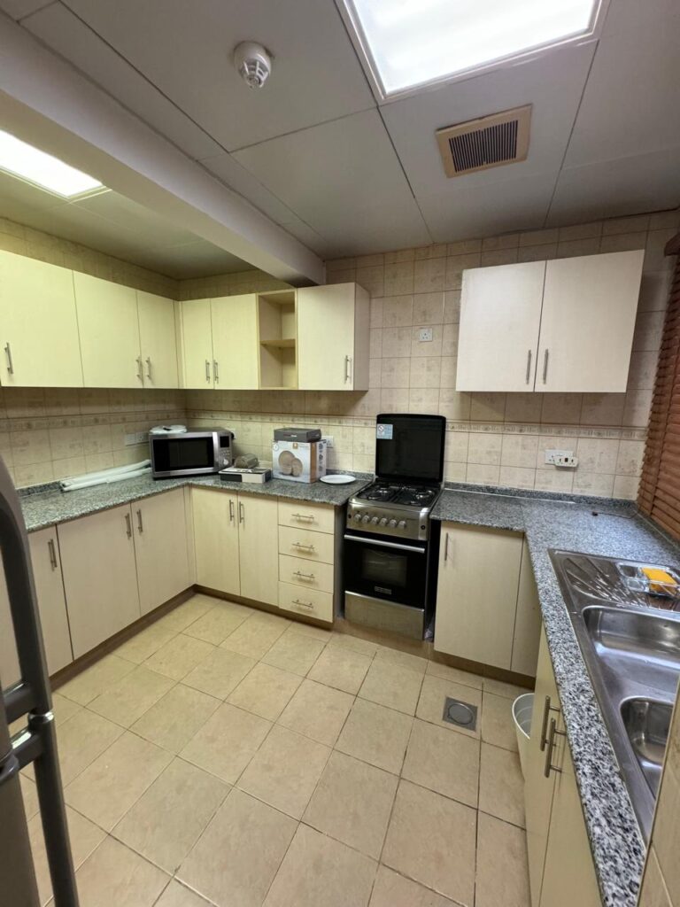 Fully Furnished Apartment for Rent in Shatti Al Qurum
