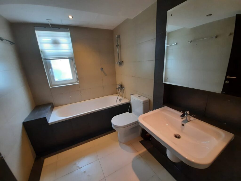 Fancy Apartment for Rent in Al Mawaleh South
