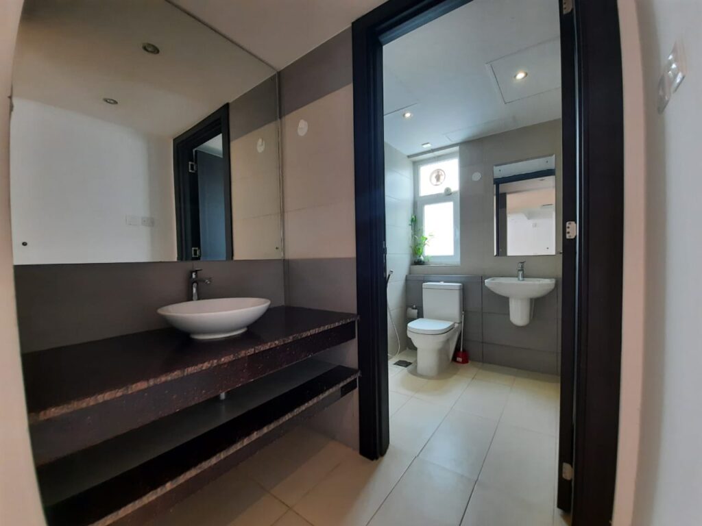 Fancy Apartment for Rent in Al Mawaleh South