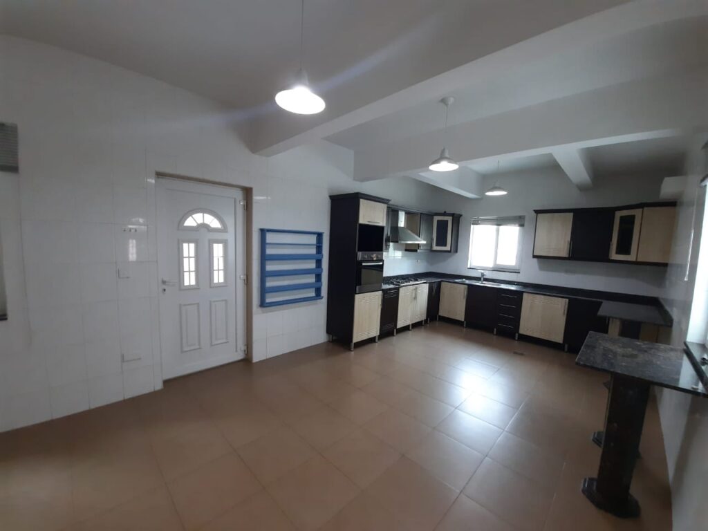 Fancy Apartment for Rent in Al Mawaleh South
