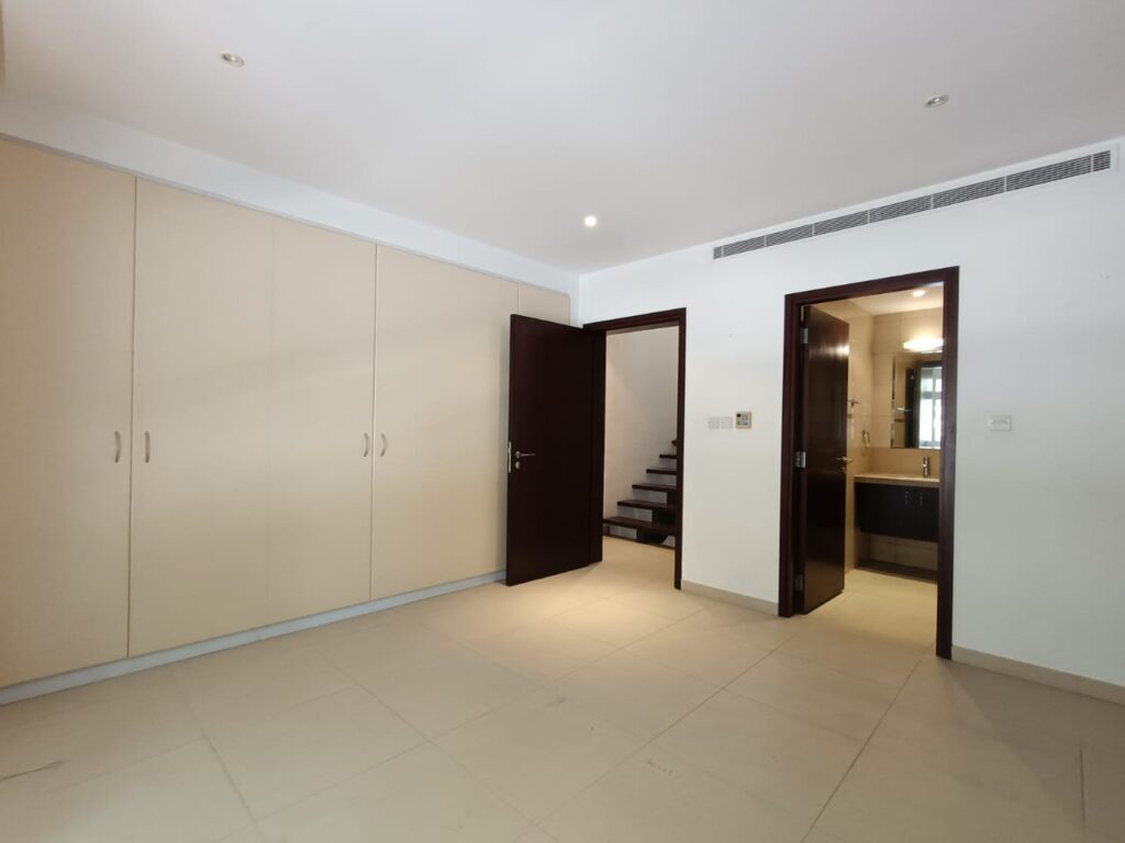 Charming Townhouse for Sale in Al Mouj