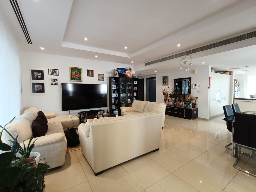 Prodigious Apartment for Sale in Al Mouj