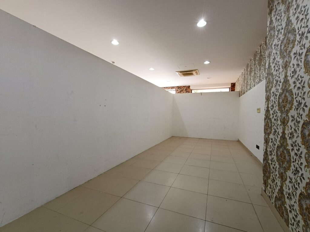 Shop for Rent in Al Khuwair