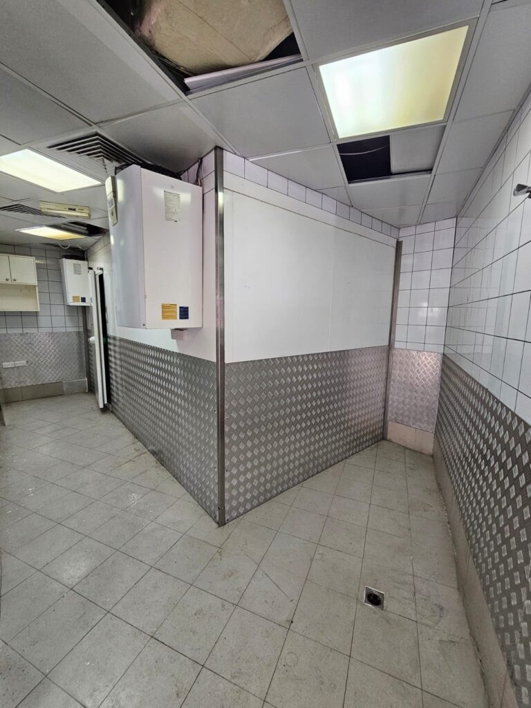 Huge Shop for Rent in Ruwi