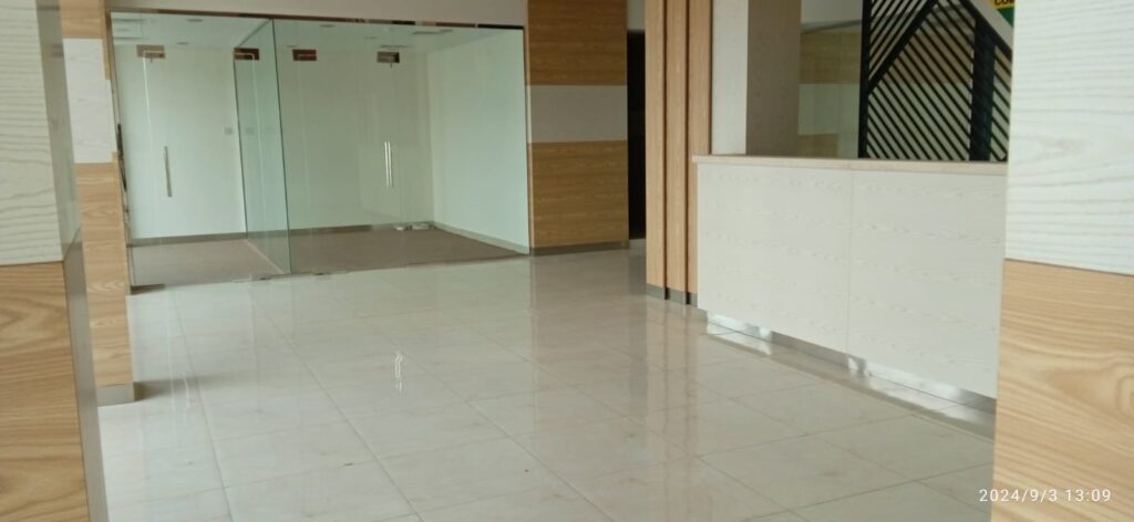 Showroom for Rent in Ruwi