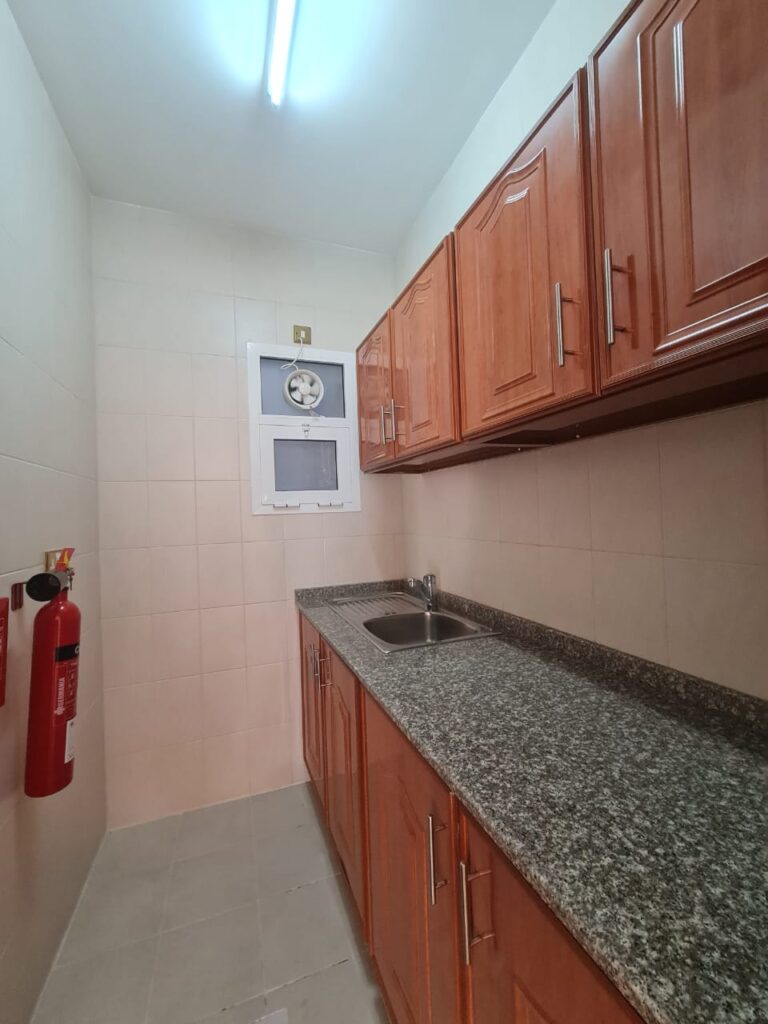 Showroom and Offices for Rent in Al Qurum