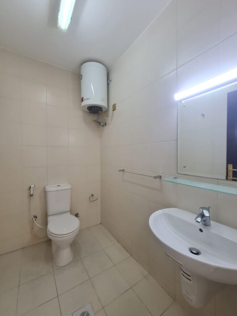 Showroom and Offices for Rent in Al Qurum