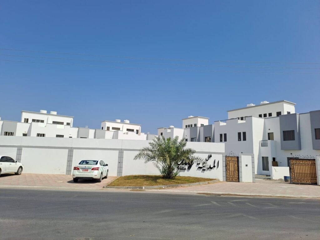 Gorgeous townhouse for Rent in Al Mawaleh South
