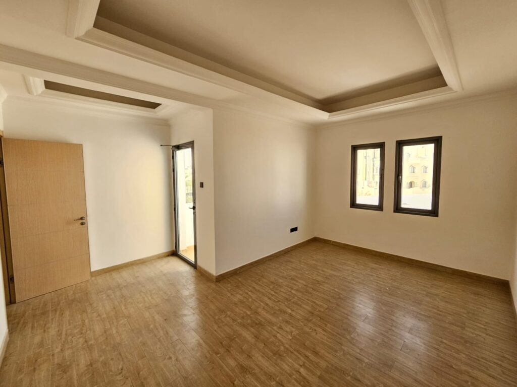 Gorgeous townhouse for Rent in Al Mawaleh South
