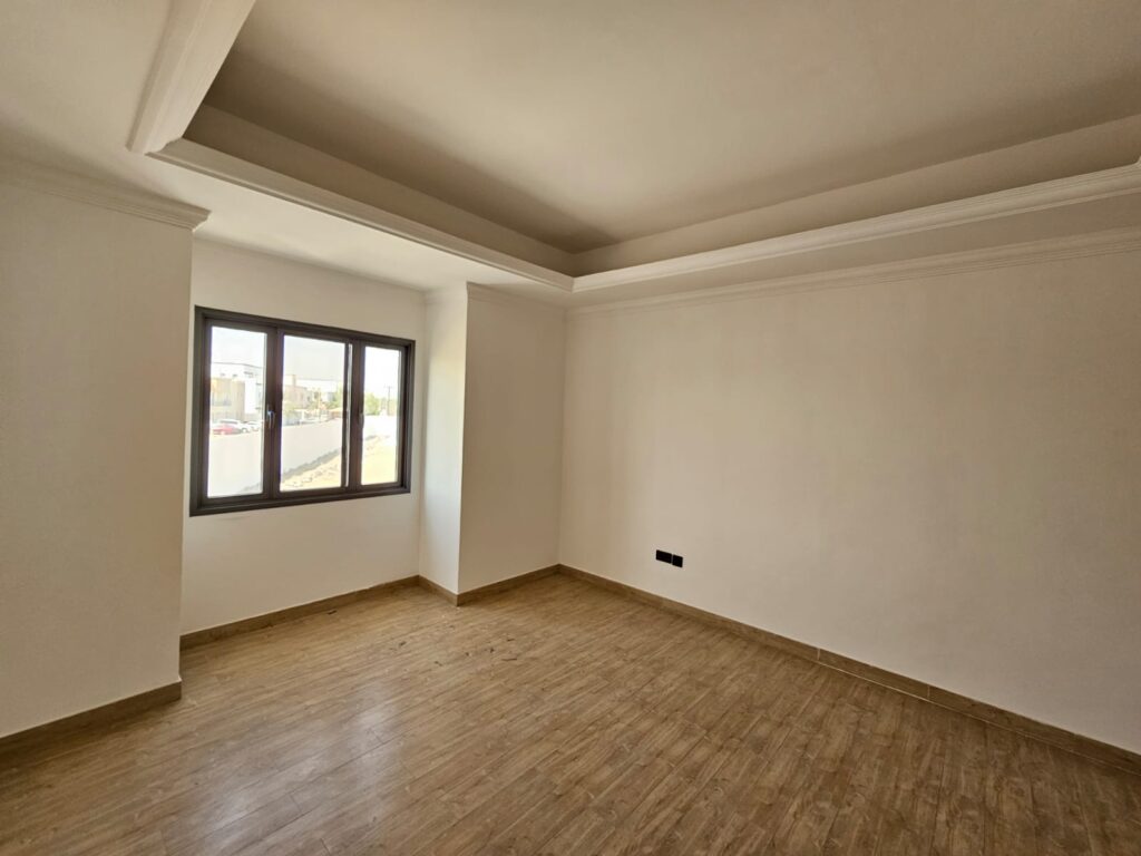 Gorgeous townhouse for Rent in Al Mawaleh South