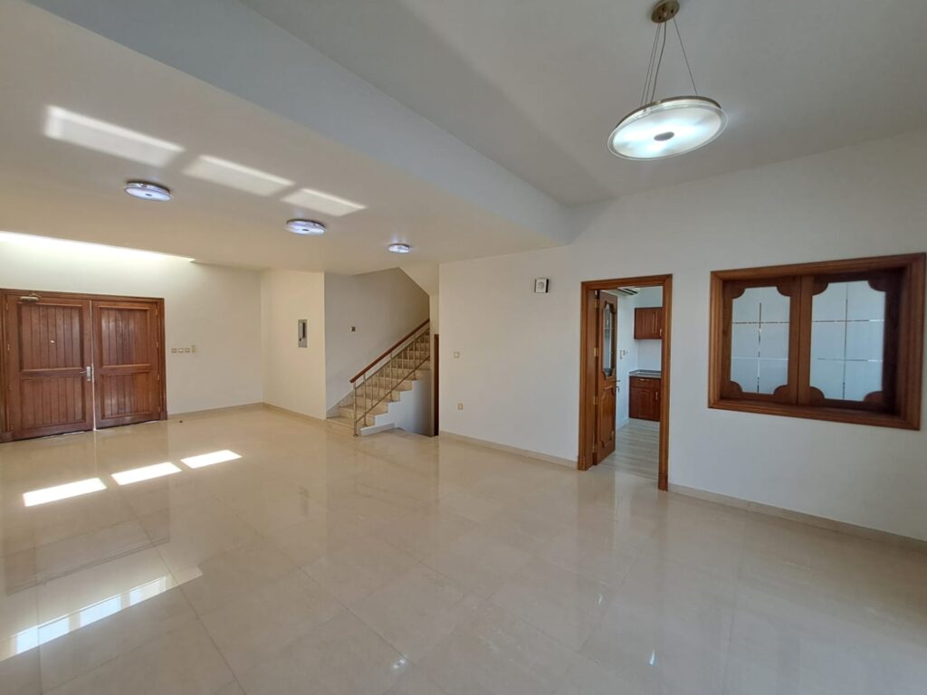Charming townhouse for Rent in Al Qurum