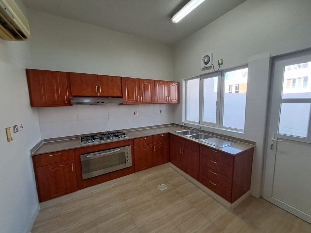 Charming townhouse for Rent in Al Qurum