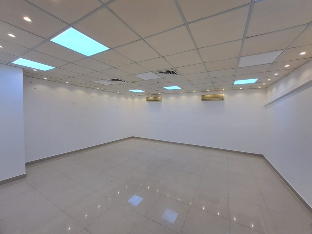 Showroom for Rent in Ruwi