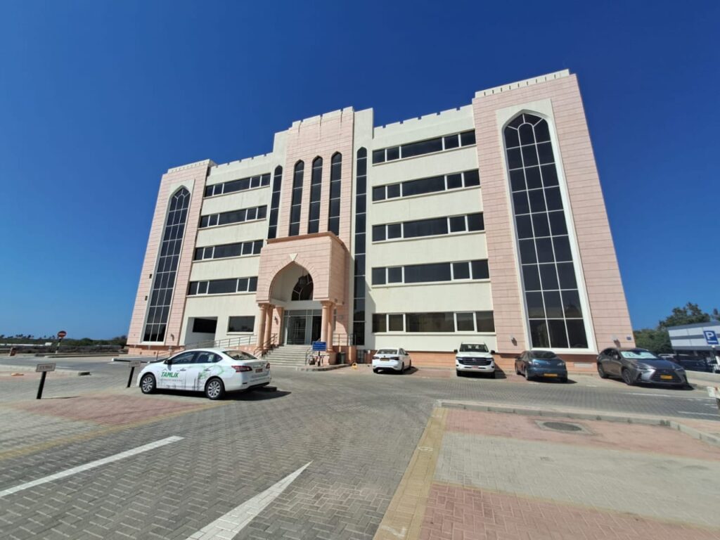 Office for Rent in Al Qurum