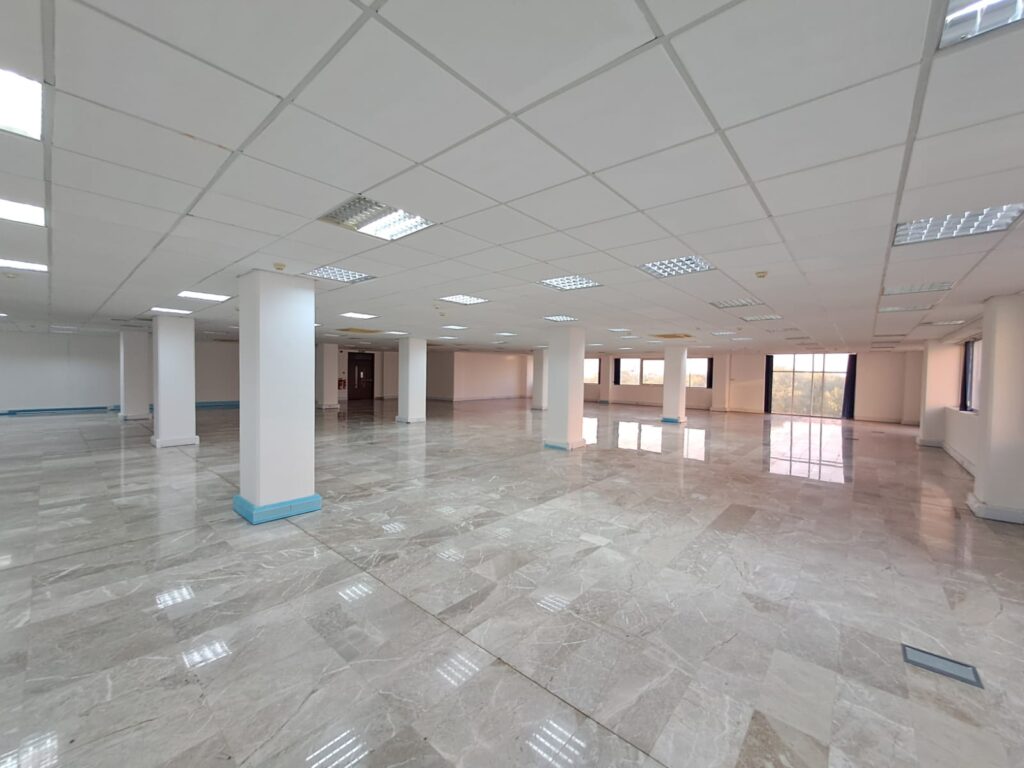 Office for Rent in Al Qurum