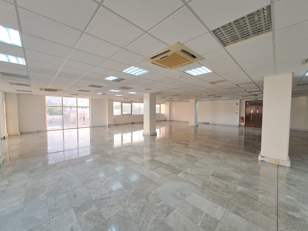 Office for Rent in Al Qurum