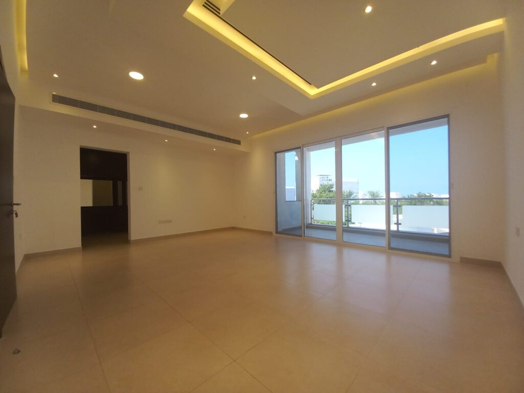 Luxurious Townhouse for Rent in Madinat illam