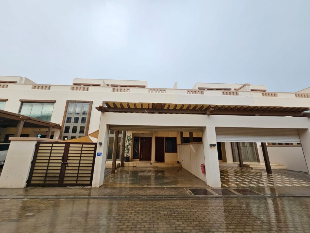 Luxury Villa for Rent & Sale in Muscat Hills