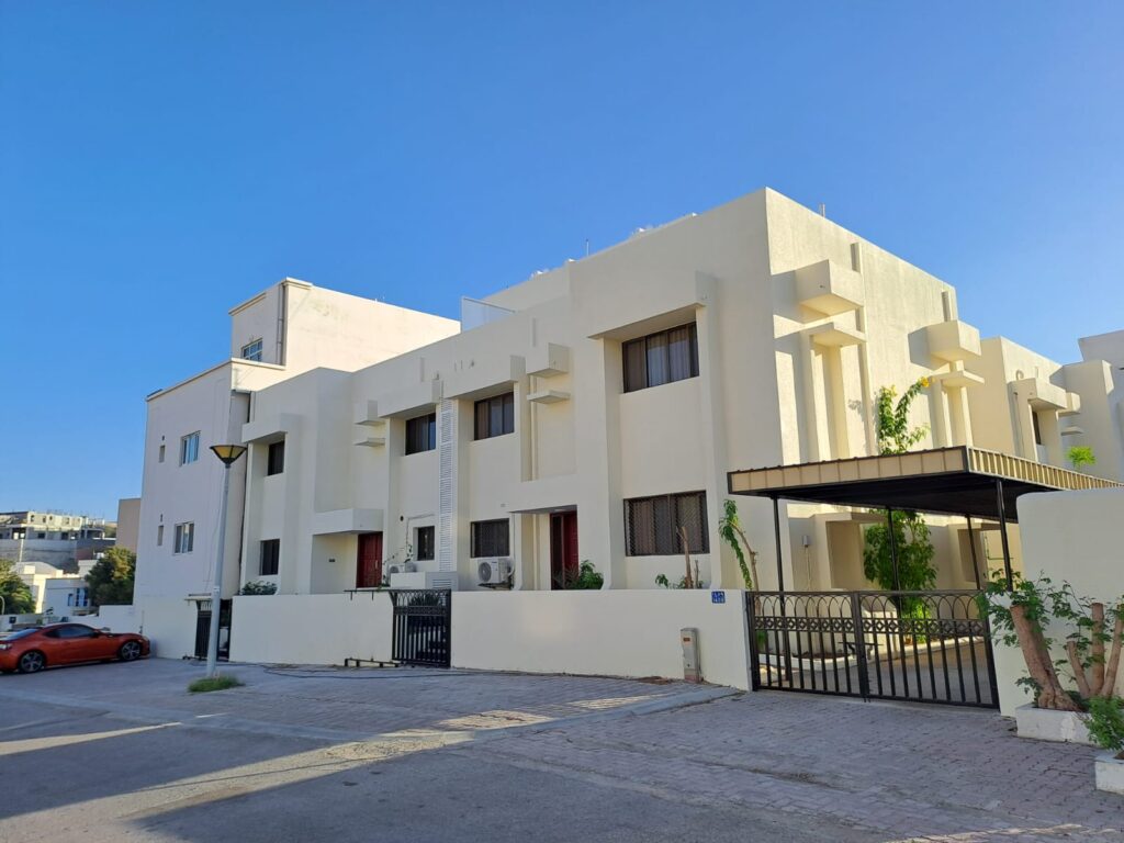 Elegant Twin Villa for Rent in Al Qurum