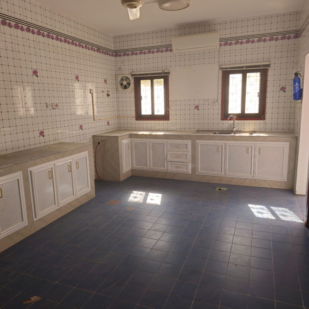 Huge Standalone Villa for Sale in Madinat illam