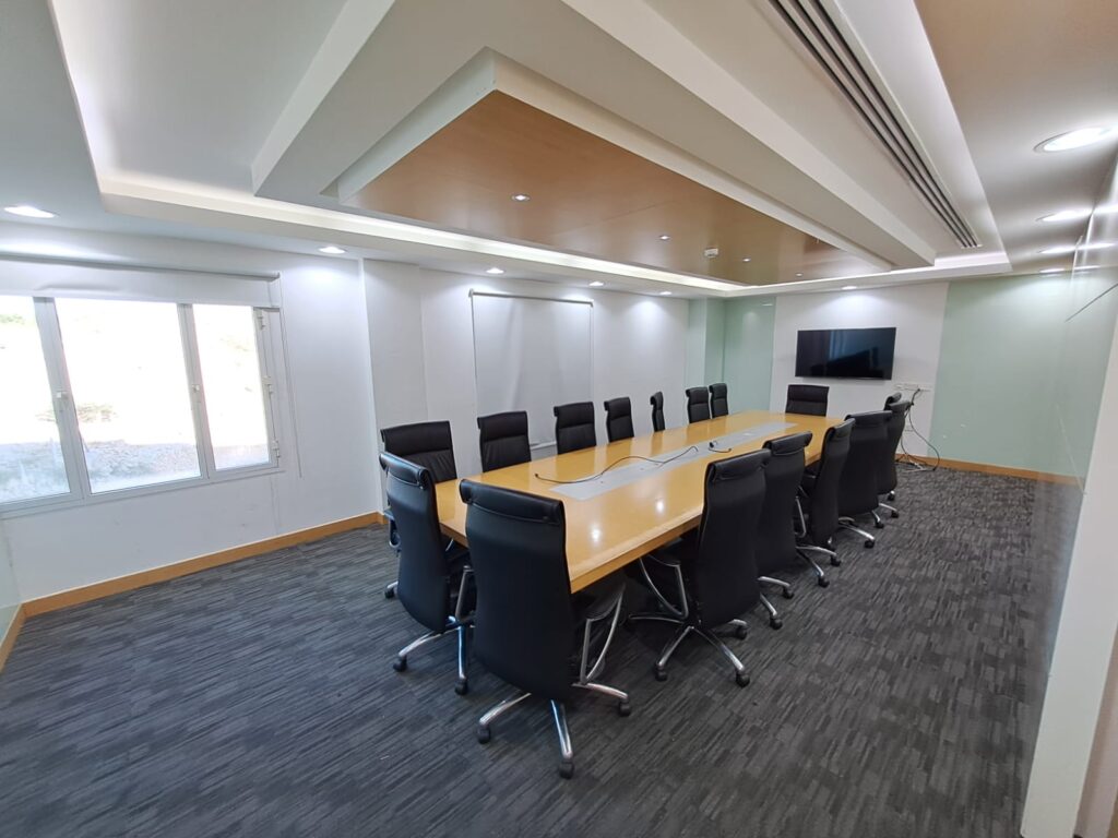 Offices & Shops for Rent in Al Qurum