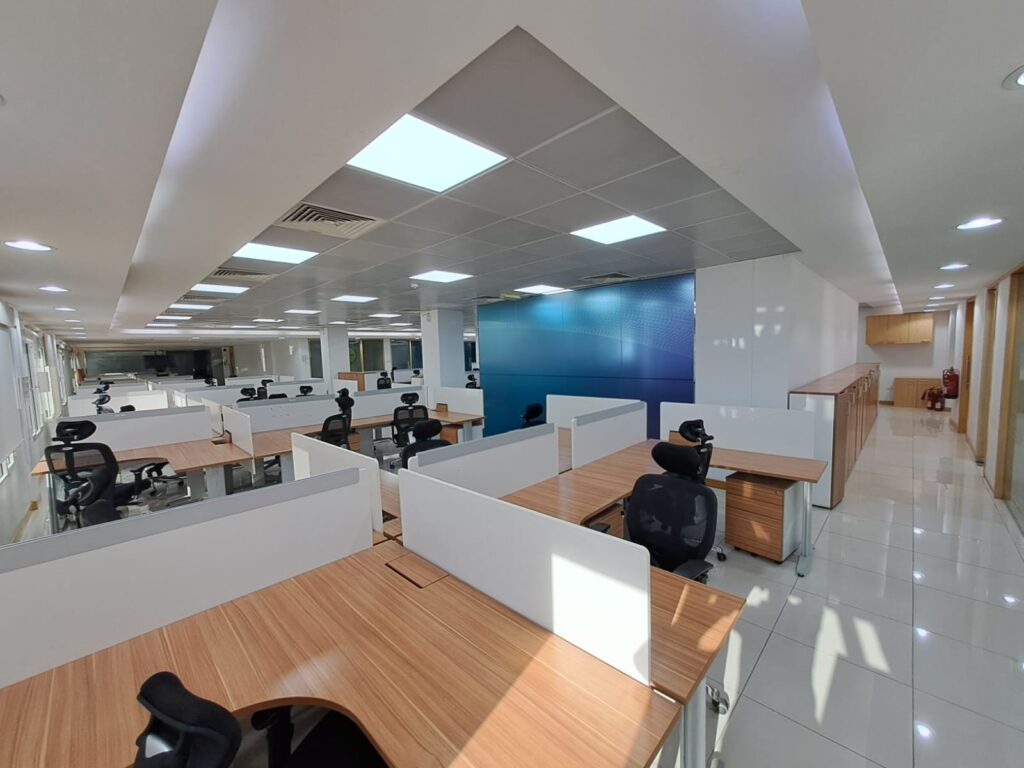 Offices & Shops for Rent in Al Qurum