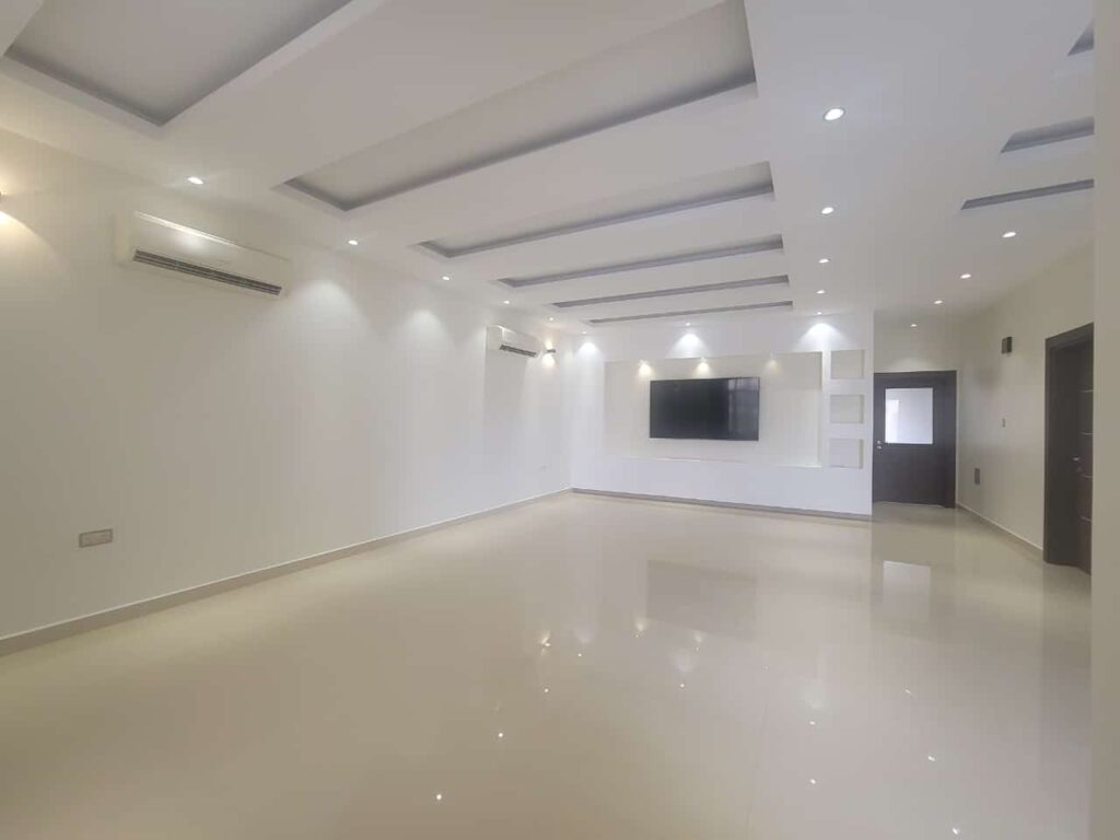 Nice Townhouse for Rent in Al Qurum