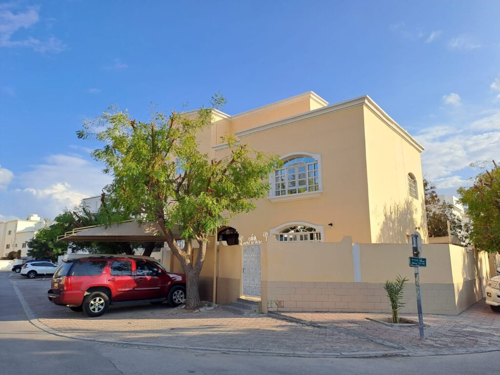 Lovely Twin Villa for Rent in Al Ghubra South