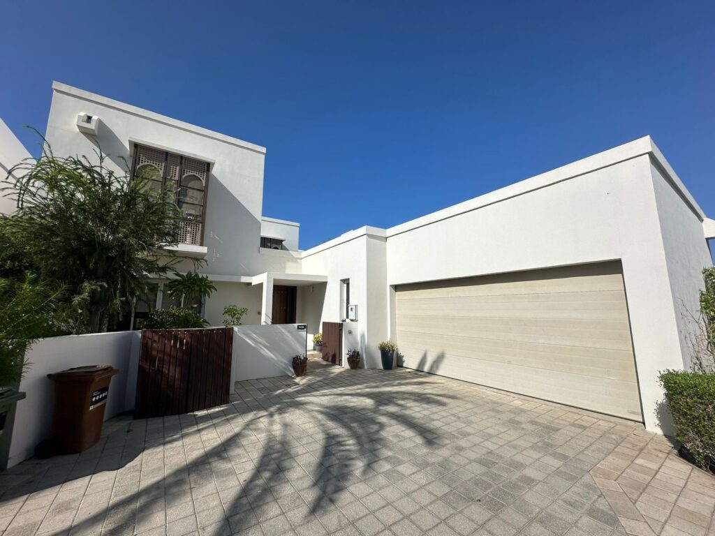 Luxury Standalone Villa for Rent & Sale in Al Mouj