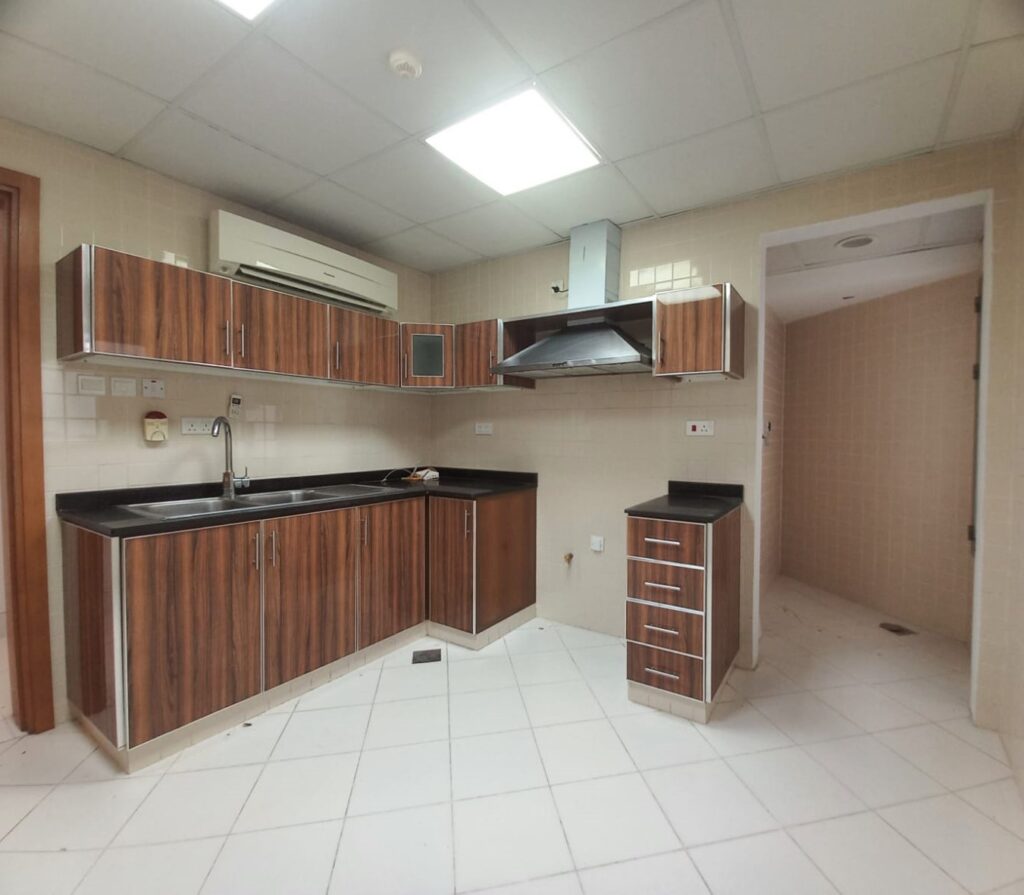 Great Apartment for Rent in Shatti Al Qurum