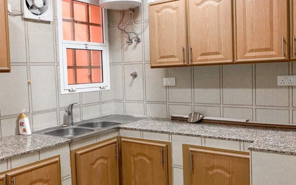 2-Bed Apartment for Sale in Madinat Al Sultan Qaboos | OMR 45,000 | REF 427MD thumbnail 8