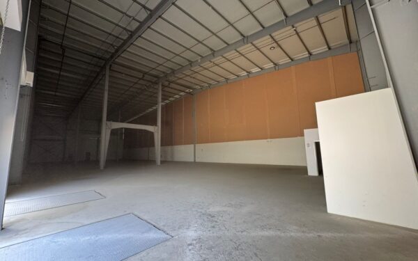 Commercial for Rent in Ruwi | OMR 2,820/mo | REF 531BC thumbnail 10