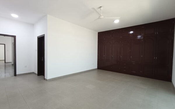 Villa for Rent in Madinat Al Sultan Qaboos | OMR 750/mo | REF 630TB thumbnail 11